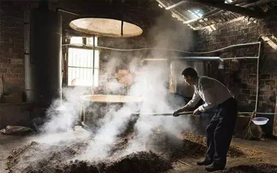 探究酒杯里的历史 中国蒸馏酒源起何时